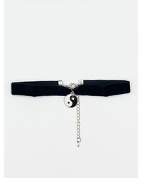 SVNX - Faux Velvet Choker Necklace With Ying Yang Charm - Lyst