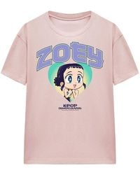 K-Pop Demon Hunters - Ladies Huntrix Zoey Collegic T-Shirt (Powder Rose) - Lyst