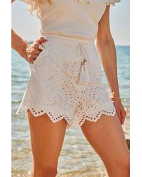 Sosandar - Ivory Broderie Anglaise Shorts - Lyst