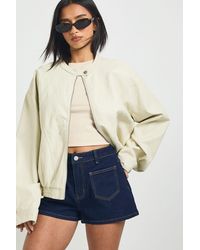 Boohoo - Petite Front Pocket Detail Denim Shorts - Lyst