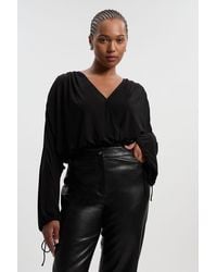 Karen Millen - Plus Size Stretch Drapey Crepe Ruched Plunge Neck Batwing Sleeve Bodysuit - Lyst
