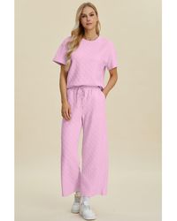Everyday the Label - Dames Double Take Volledige Maat Textuur Ronde Hals Korte Mouw Top En Broek Set - Lyst
