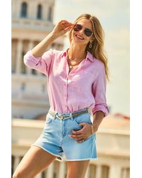 Sosandar - Light Wash Raw Edge Denim Shorts - Lyst