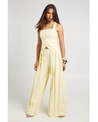 Boohoo - Pleated Extreme Wide Leg Tailored Trousers - Lyst