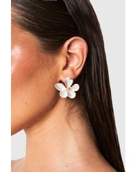 Boohoo - Brushed Flower Stud Earrings - Lyst