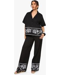 Boohoo - Embroidered Trim Cotton Poplin Wide Leg Trousers - Lyst
