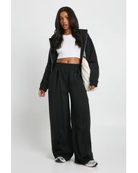 Boohoo - High Waist Pleat Detail Straight Leg Jogger - Lyst