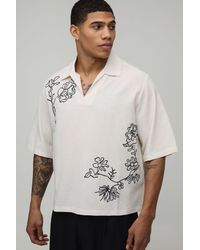 BoohooMAN - Linen Blend Boxy V Neck Floral Embroidered Polo - Lyst