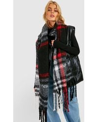 Boohoo - Chunky & Checked Tassel Scarf - Lyst