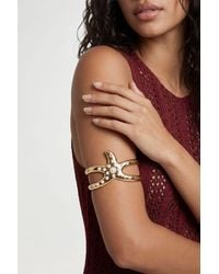Boohoo - Starfish Pearl Detail Bangle - Lyst