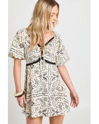 Boohoo - Petite Lace Trim Paisley Print Mini Dress - Lyst