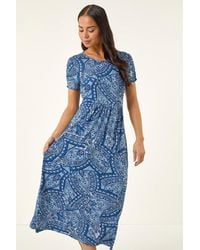 Roman - Petite Paisley Print Gathered Midi Dress - Lyst