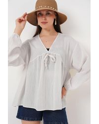 Bigdart - Textured Seersucker V-Neck Blouse With Bow Tie - Lyst