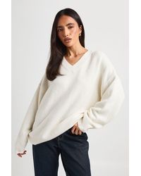 Boohoo - Super Soft V Neck Oversized Jumper - Lyst