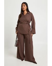 Boohoo - Plus Striped Woven Pleated Wide Leg Trouser - Lyst