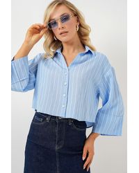 Bigdart - Oversized Striped Cropped Shirt With Button Closure - Lyst