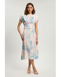 Karen Millen - Scenic Print Contrast Topstitch Belted Midi Dress - Lyst