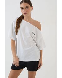 DSGN Studio - Script Off The Shoulder T-Shirt - Lyst