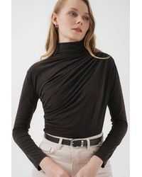 Bigdart - Fitted Turtleneck Blouse With Drape Detail - Lyst