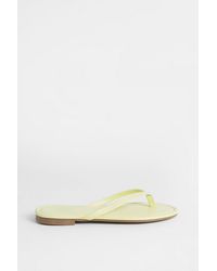 Oasis - Jodie Faux Leather Flip Flops - Lyst