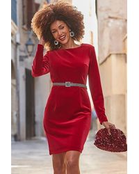 Sosandar - Ruby Velvet Pencil Dress With Diamante Detail Belt - Lyst