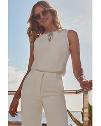 Sosandar - Ivory Keyhole Detail Top With Diamante Bow - Lyst