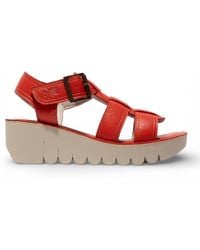 Fly London - Yudd236Fly Sandalen Met Sleehak Van Duivelsrood Leer - Lyst