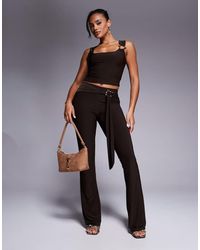 Kaiia - Exclusive Double Layered Slinky Hardware Belt Detail Trouser Co-Ord - Lyst