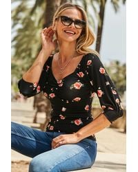 Sosandar - Floral Print Sweetheart Neckline Jersey Top Leather - Lyst
