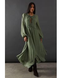 Warehouse - Tufted Dobby Chiffon Button Front Tie Neck Hanky Hem Midi - Lyst