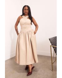 Karen Millen - Premium Tailored Linen Halter Neck Belted Full Midi Dress - Lyst