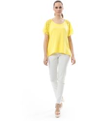 Conquista - Top Met Korte Mouwen En Kantdetail In Geel - Lyst