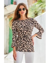 Sosandar - Leopard Print Twist Front Fluted Sleeve Jersey Top - Lyst