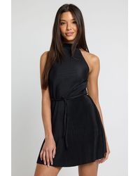Boohoo - Plisse High Neck Tie Waist Shift Dress - Lyst
