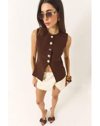 Bianco Lucci - Fitted Sleeveless Button-Front Waistcoat With Crew Neck - Lyst