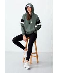 TOMMY LIFE - Oversized Color-Block Hooded Sweatshirt With Pocket - Lyst