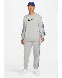 Nike - Fleece Sportswear Trainingspak Met Ronde Hals In Grijs - Lyst