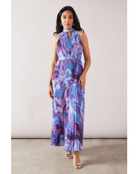 Wallis - Petite Feather Print Pleated Maxi Dress - Lyst