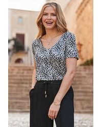 Sosandar - Animal Print T-Shirt - Lyst