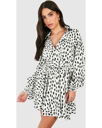 Boohoo - Petite Smudge Print Skater Shirt Dress - Lyst
