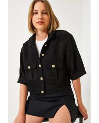 Bianco Lucci - Cropped Plush Buttoned Jacket With Shirt Collar - Lyst
