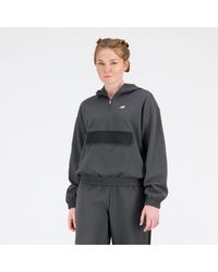 New Balance - Dames Athletics Remastered Double-knit Textured Layer Top In Grijs - Lyst