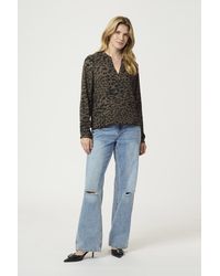 Kaffe - Blouse Met Lange Mouwen Regular Fit Brown/black Flower Print Floral - Lyst