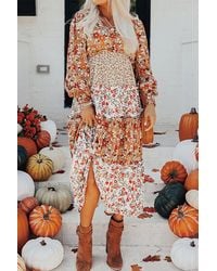 Azura Exchange - Blumendruck Rüschentier Kleid Mit Langen Ärmeln Und V-Ausschnitt - Lyst