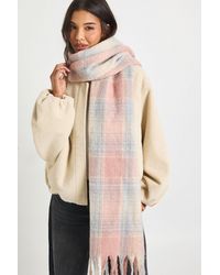 Boohoo - Oversized Check Tassel Fluffy Scarf - Lyst