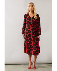 Wallis - Petite Floral Pleat Waist Midi Dress - Lyst