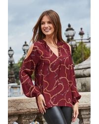 Sosandar - Burgundy Chain Print Cut Out Shoulder Top - Lyst