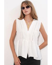 Bigdart - Sleeveless V-Neck Blouse With Button Front - Lyst