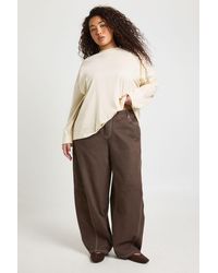 Boohoo - Plus Mid Waist Barrel Jean - Lyst