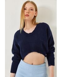 Bianco Lucci - Textured V-Neck Loose-Fit Crop Knit Top - Lyst